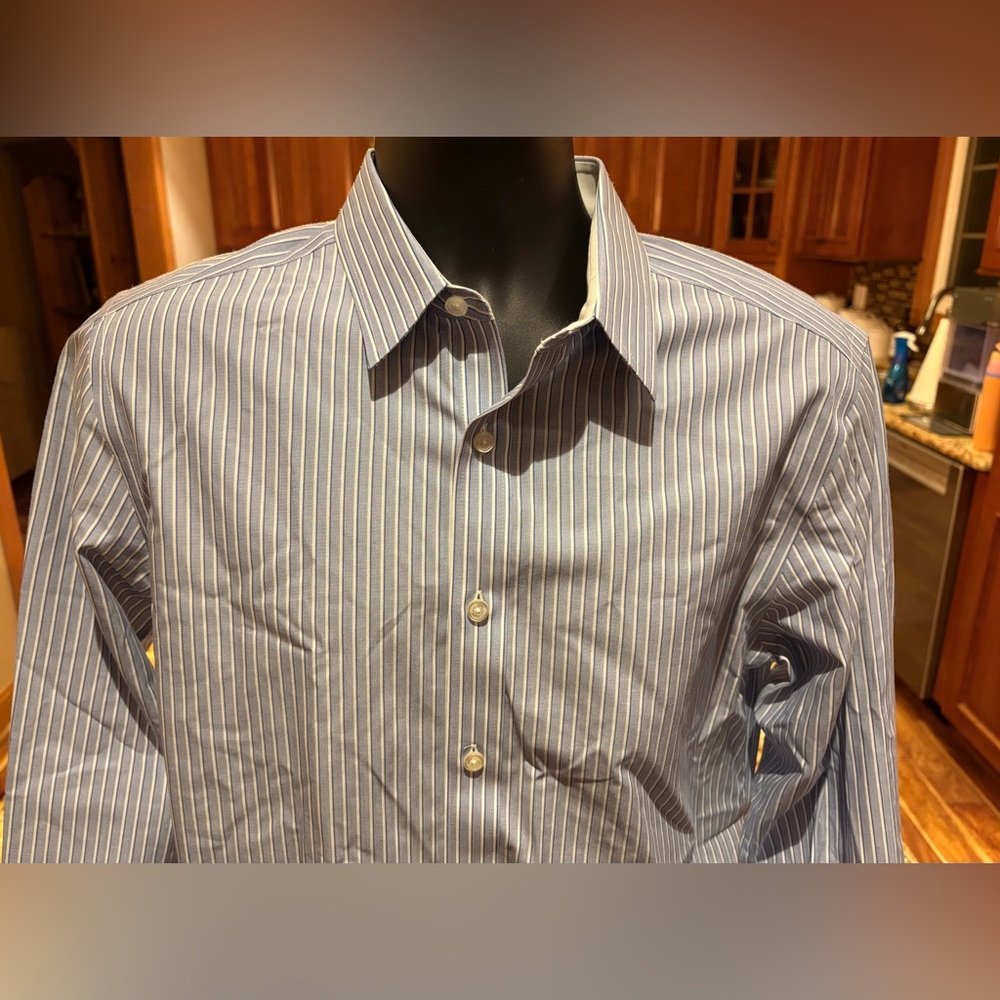 UNTUCKit Men's‎ Blue Striped Dress Shirt - Picture 2 of 6